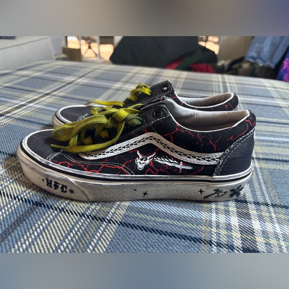 Vans Stranger Things Hellfire club skate shoes size 7